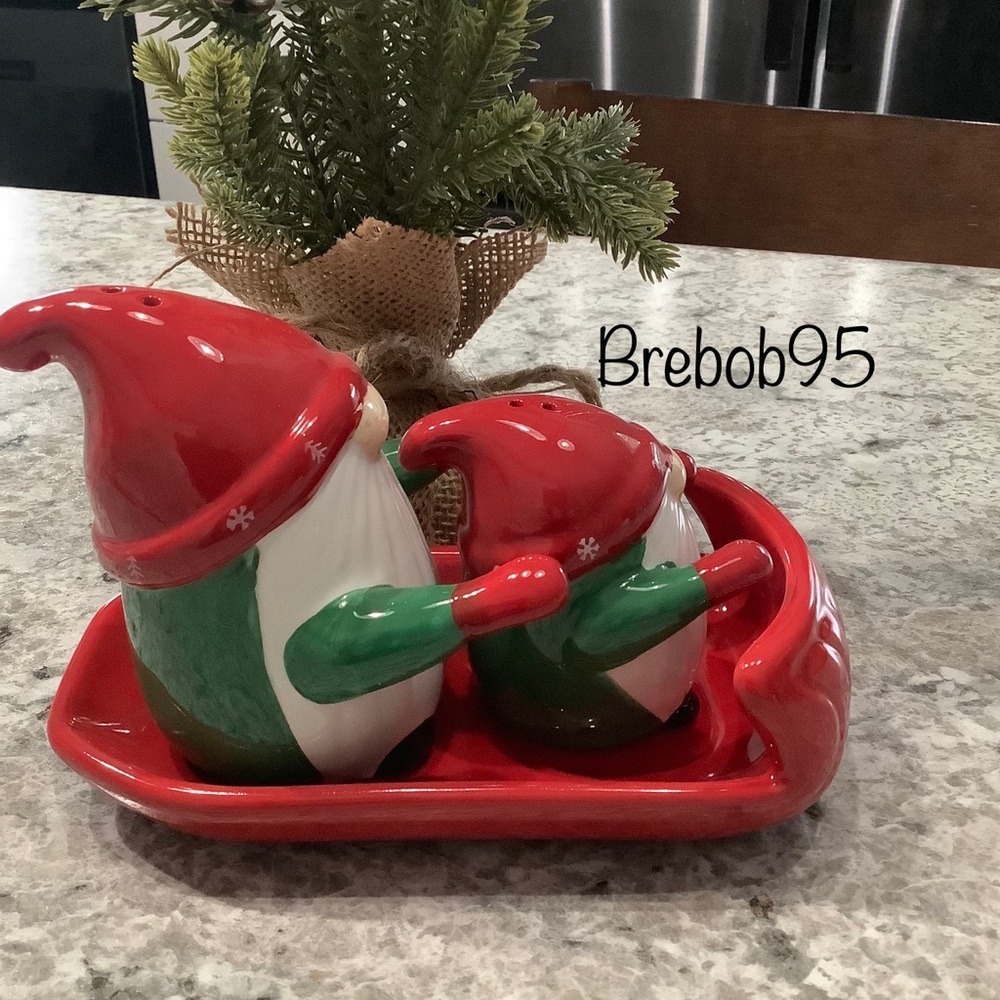 Gnome salt and pepper shakers sitting on sled - VHTF - Picture 3 of 6